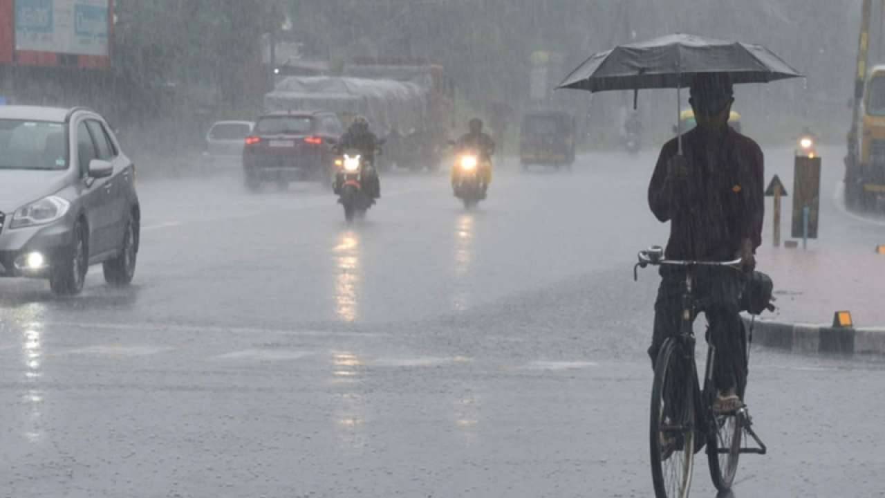 Light to moderate isolated/scattered rainfall quite likely over Kerala-Mahe, Tamil Nadu, Puducherry-Karaikal, and Karnataka over the next five days