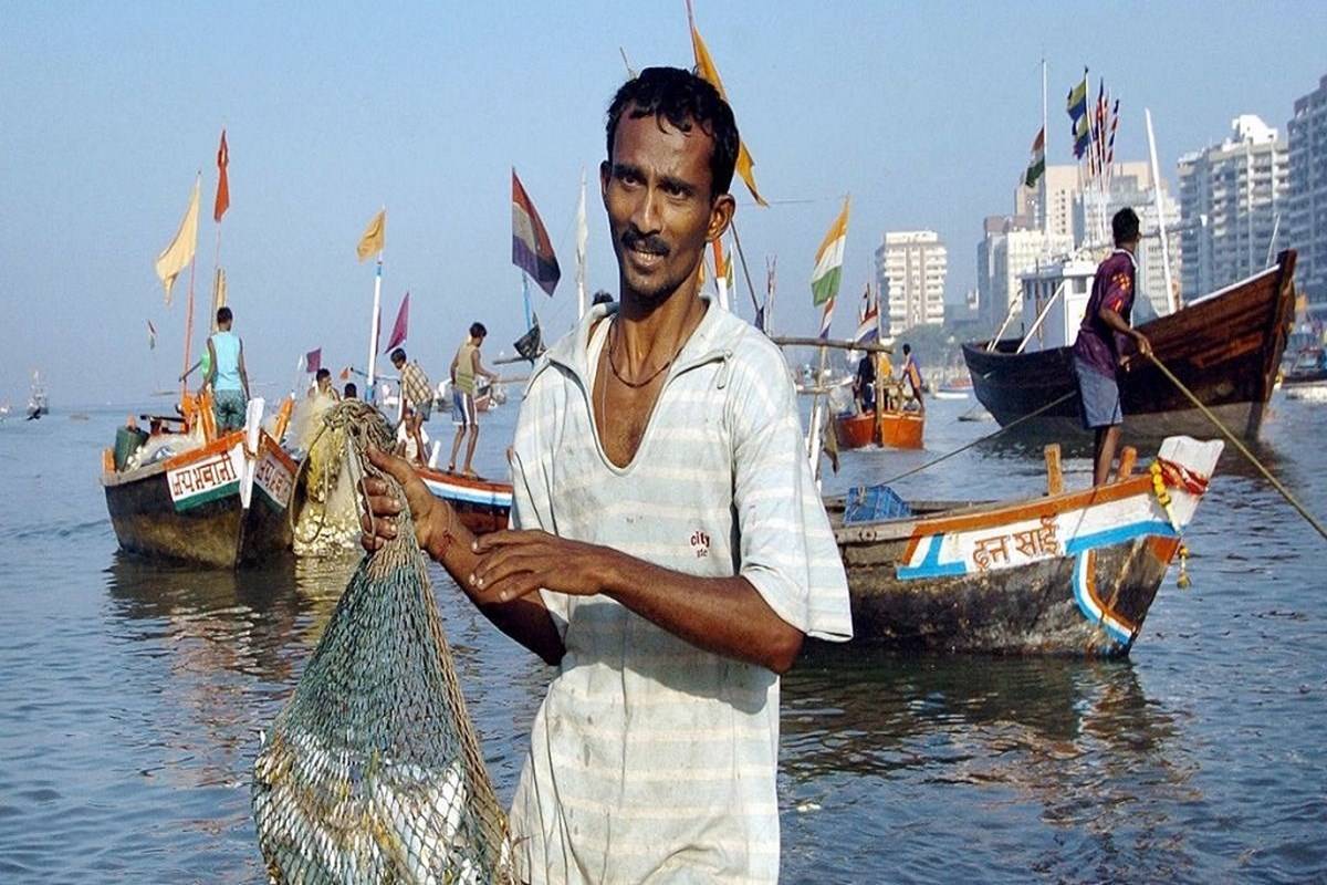 The CM also officially confirmed the disbursement of 100 high-speed fishing vessels, each costing Rs 1.5 crore, to fishers at a subsidy of 90%.