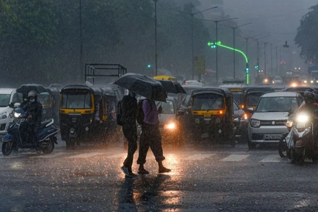 Bihar, Jharkhand, Gangetic West Bengal & Odisha will face isolated to scattered rainfall with thunderstorms, lightning, and gusty winds during the next two days.