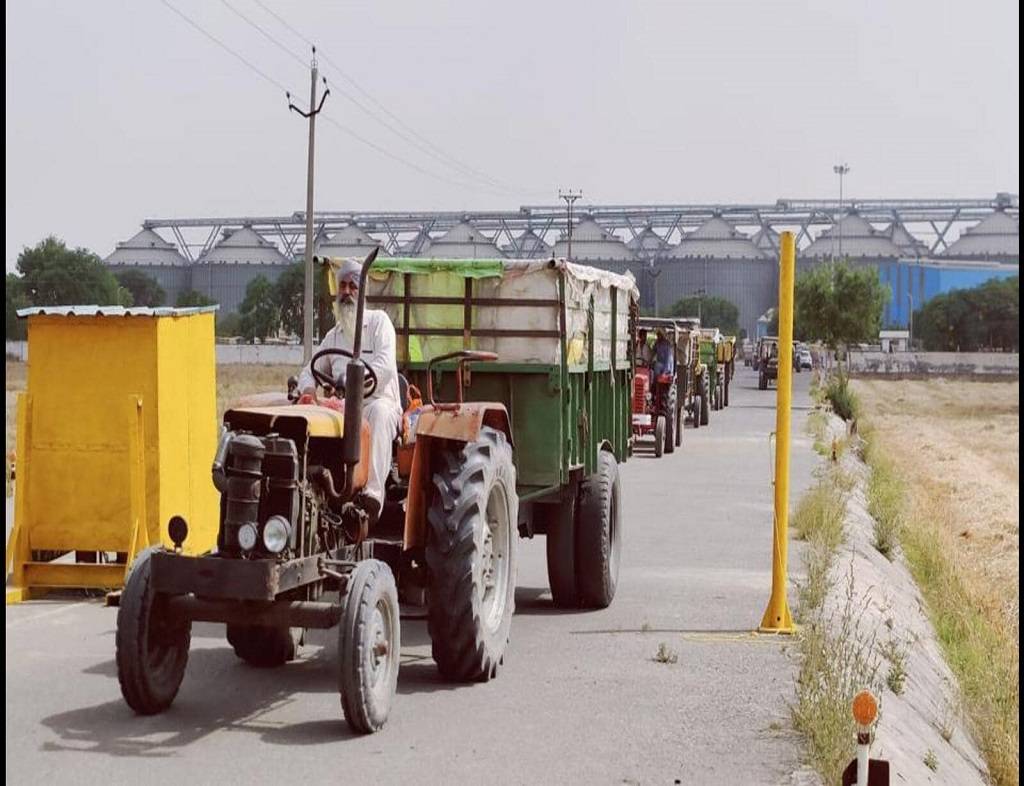 Farmers going to sell their produce