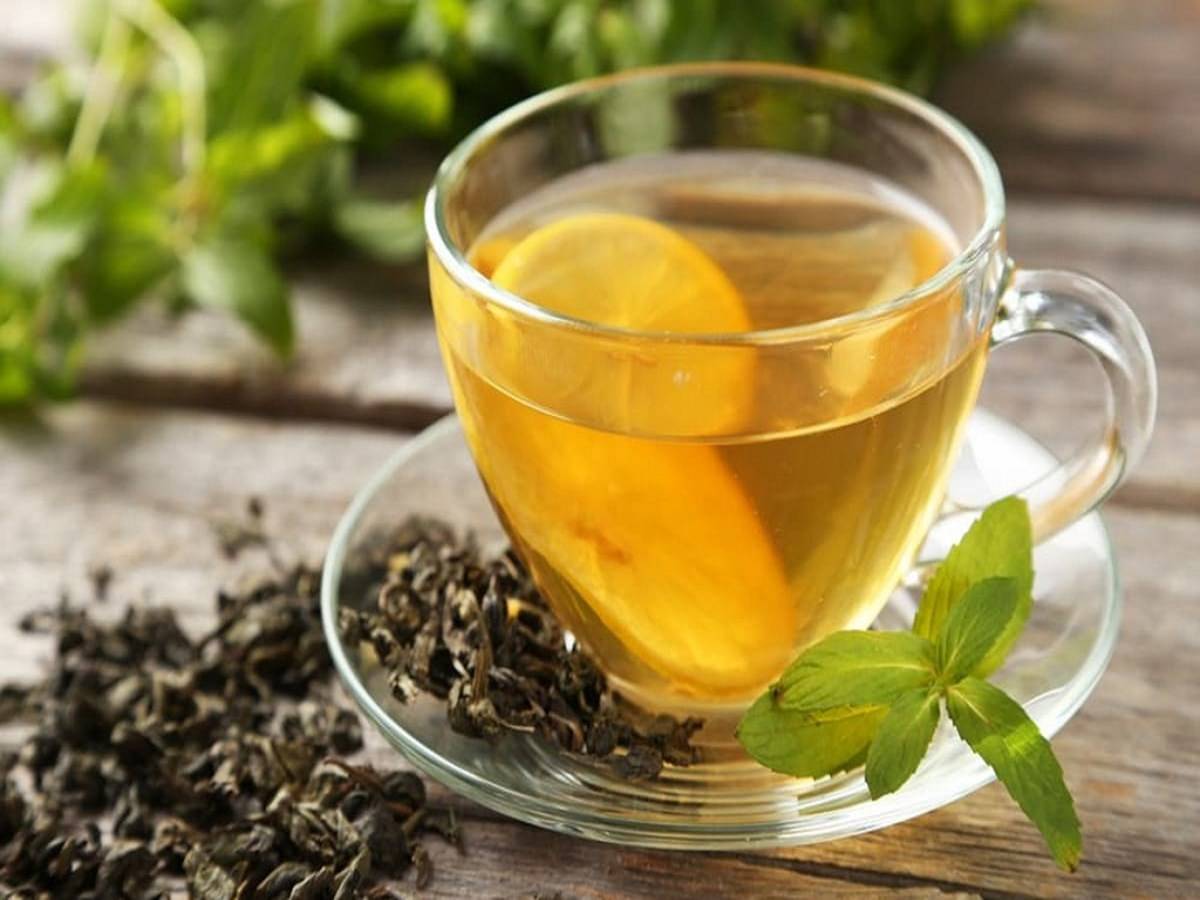 Green tea has a lot of antioxidants, which might assist the body combat free radicals