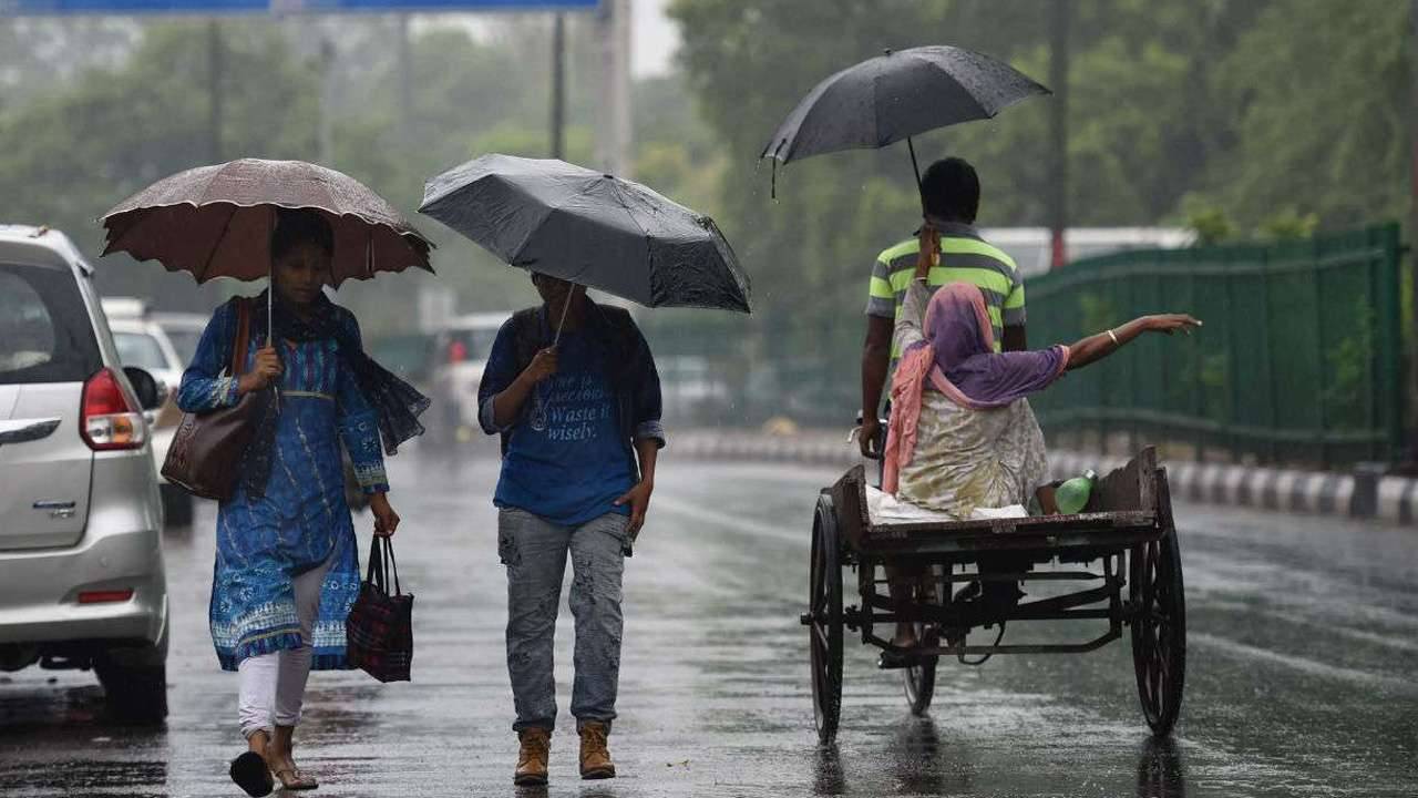 The IMD predicts a drop in maximum temperatures of 3-5 degrees Celsius over many parts of northwest and central India over the next three days, followed by a rise of 2-4 degrees Celsius.