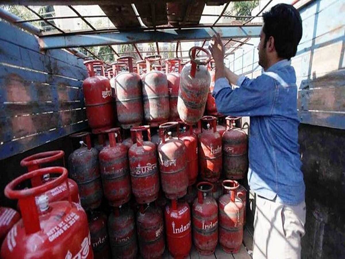 The commercial LPG cylinder will cost Rs 2,322 in Kolkata instead of Rs 2,455