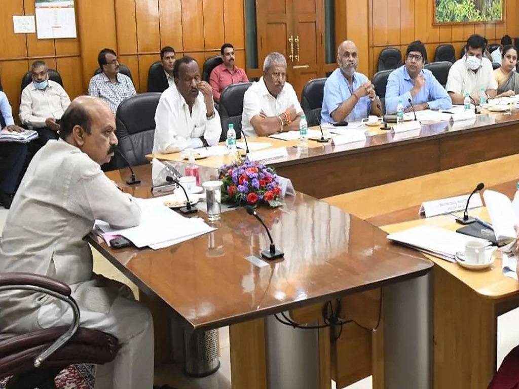 CM Bommai Instructs Officials to Complete Amrit Nagarothana Projects in Two Years