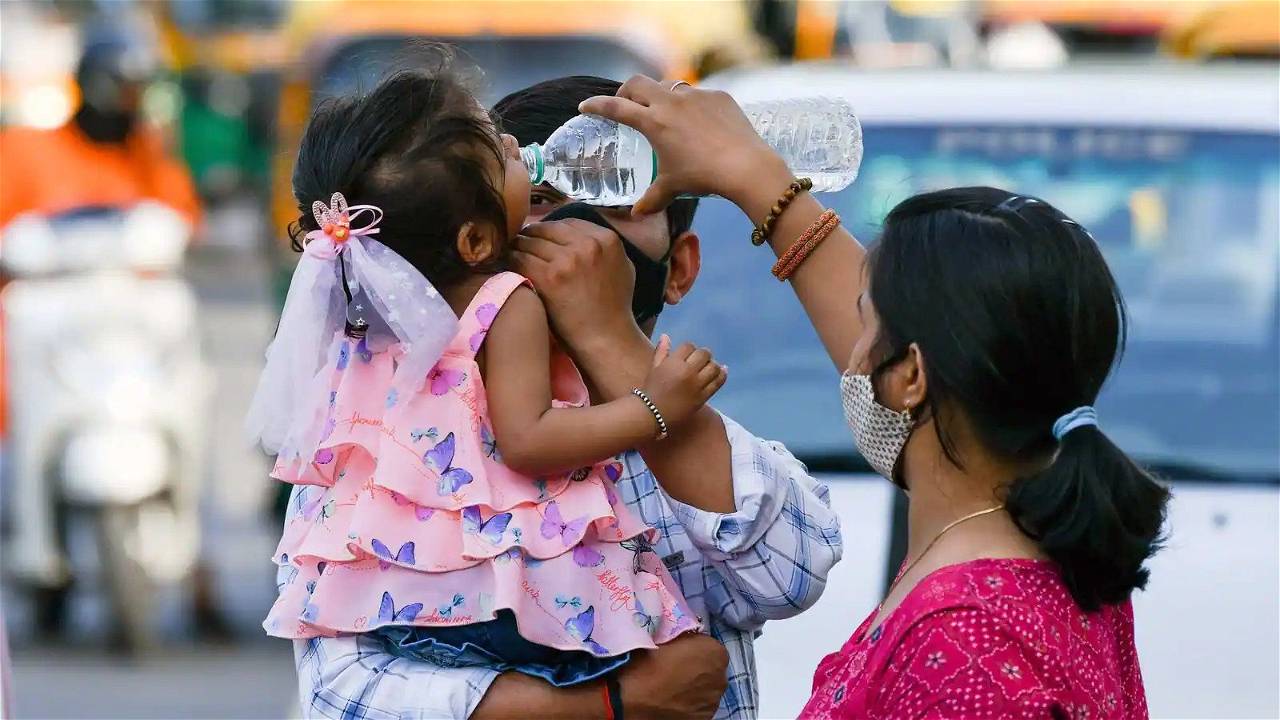 The maximum temperature at Delhi's base station, the Safdarjung Observatory, was 43.9 degrees Celsius on Sunday, four degrees above normal.