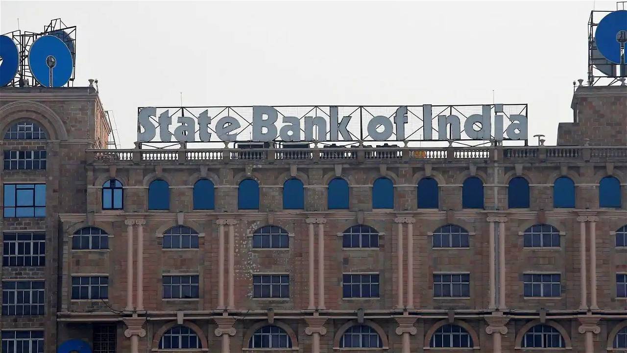 The benchmark one-year MCLR rate has been raised to 7.40 percent from 7.20 percent previously. The MCL for overnight to three-year tenors has been raised to 7.05-7.70%.