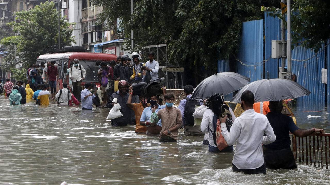 Eknath Shinde, the chief minister of Maharashtra, announced that 3,500 residents of flood-prone districts have been relocated to safer locales.