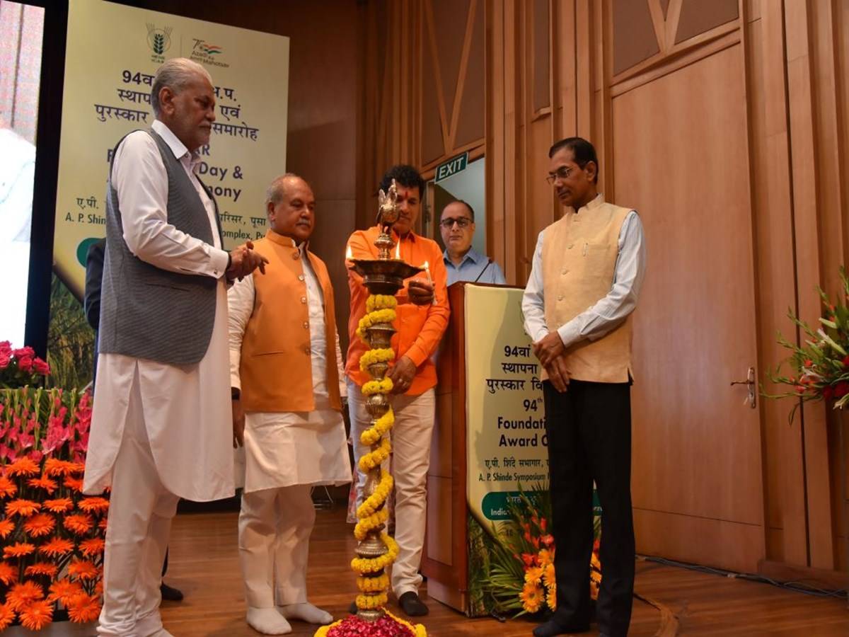 Union Minister Narendra Singh Tomar, inaugurated the ceremony by lighting the Ceremonial Lamp.