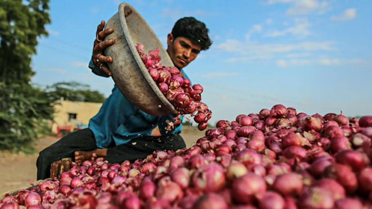 Maharashtra Farmers Threatens To Stop Onion Supplies From August 16 