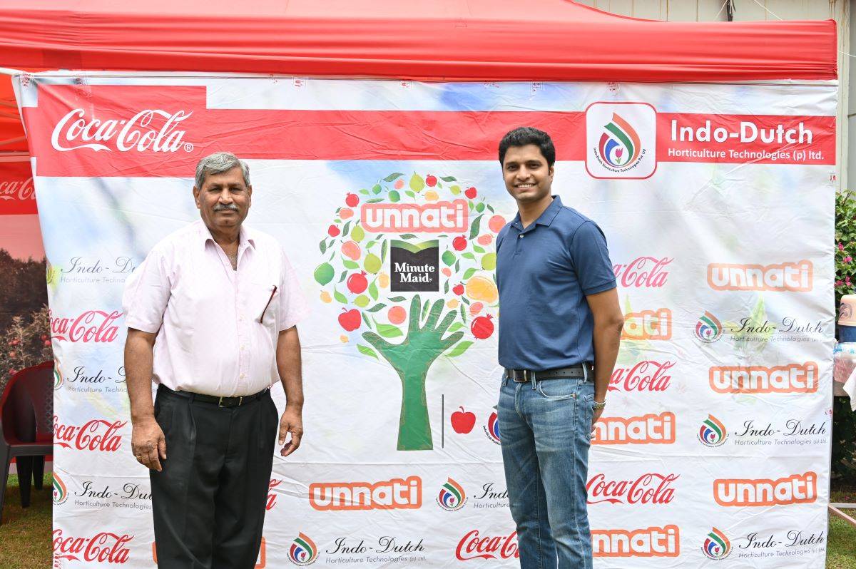 Coca-Cola India’s project Apple Unnati- (L to R) Sudhir Chadha, Director, Indo-Dutch Horticulture Technologies & Dr. Aditya Panda, Senior Manager- CSR and Sustainability, Coca-Cola