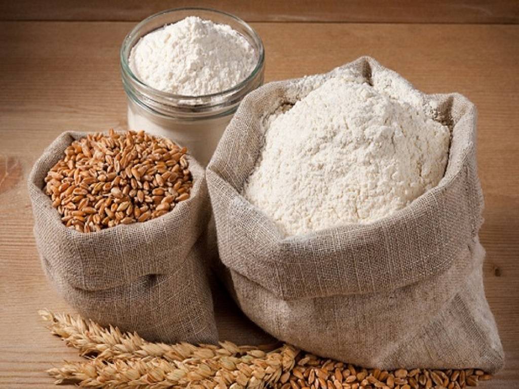The government restricted the export of wheat flour in July, and officially banned the export of wheat on May 13.