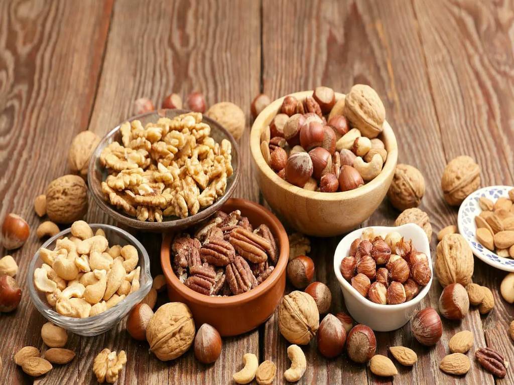 Consume nuts like walnuts, almonds, macadamia nut, peanuts, or pistachios to feel fuller and more energized.