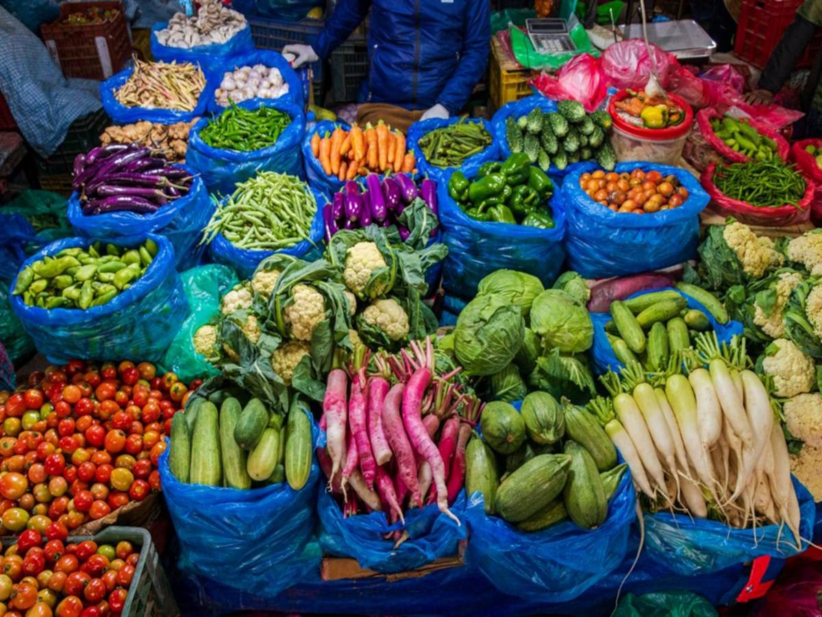 Prices For Leafy Vegetables Rise with the Onset of Festival Season