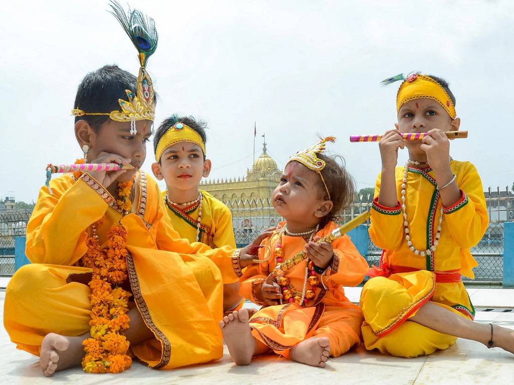 In just a few simple steps, you can download the Janmashtami sticker set of your choice from the Google Play Store.