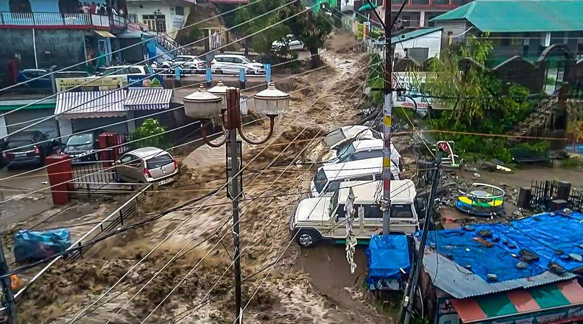 Six people have already died in Odisha as a result of the rain and flooding, with rescue workers finding at least two more bodies in the Kuchinda region of the Sambalpur district.