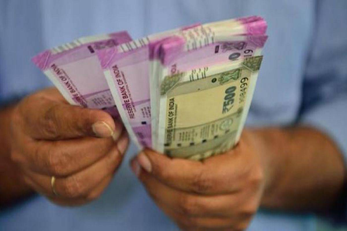 You may recall that the Union Cabinet increased the Dearness Allowance (DA) and Dearness Relief (DR) on March 30 to account for the price increase, benefiting more than 1.16 crore central government employees and retirees.