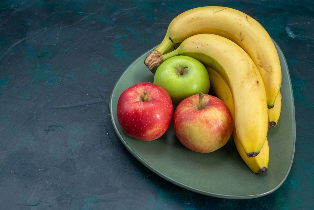 Apples and Bananas are one of the most healthiest fruits in Indian diet.