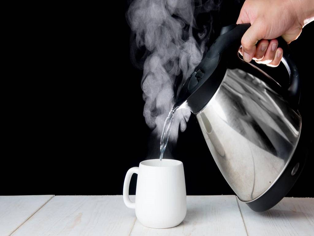 Even doctors recommend drinking hot water to stay healthy