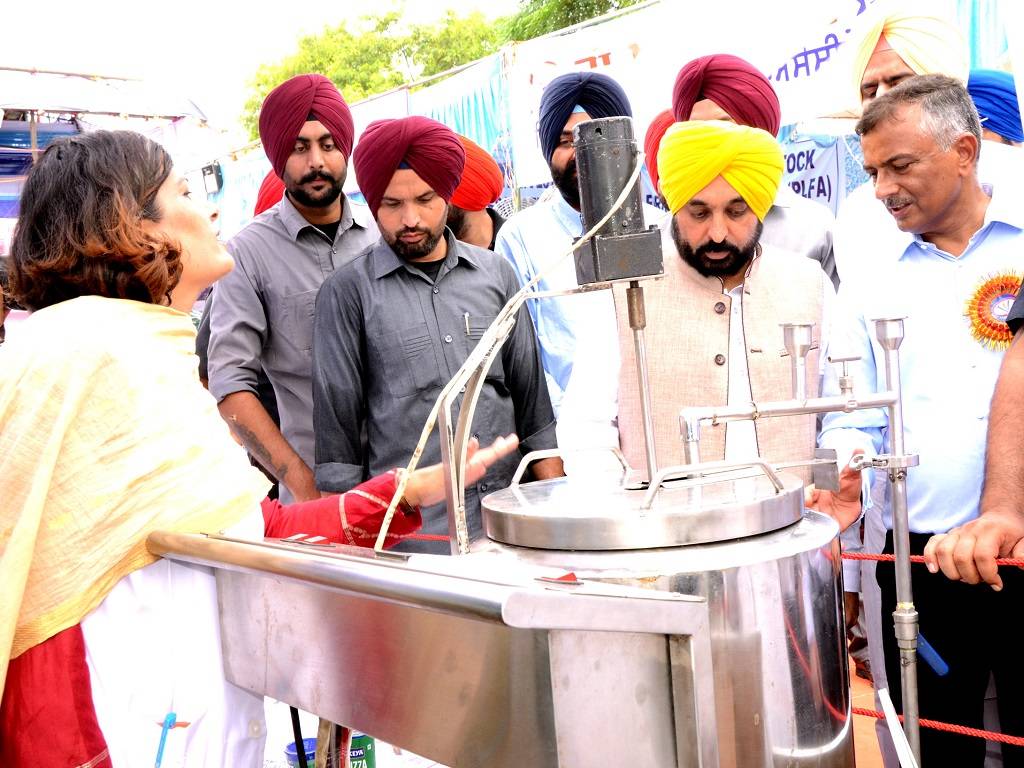 Mann visited different stalls of GADVASU and showed keen interest to know about different species of Livestock.