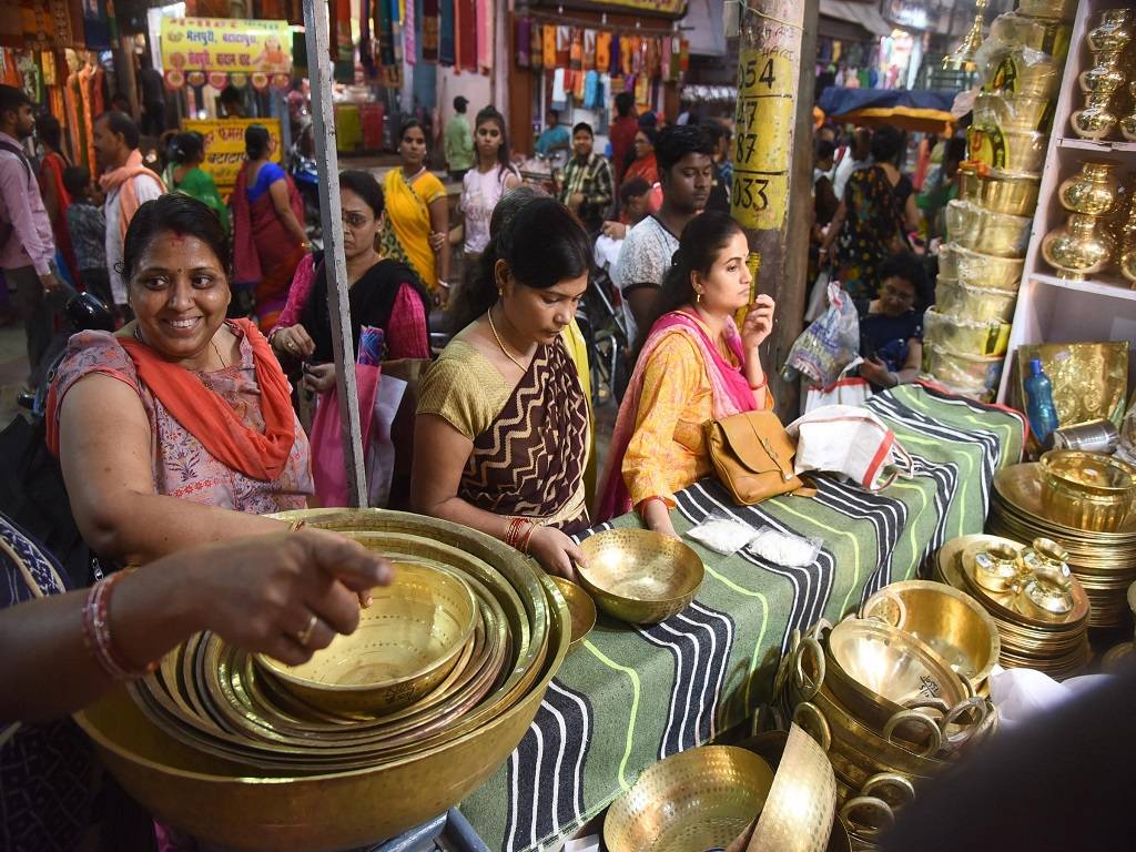 People usually purchase gold, silver and other metals during Dhanteras.