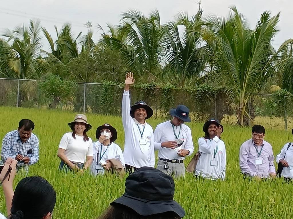 M C Dominic with other participants from all around Asia