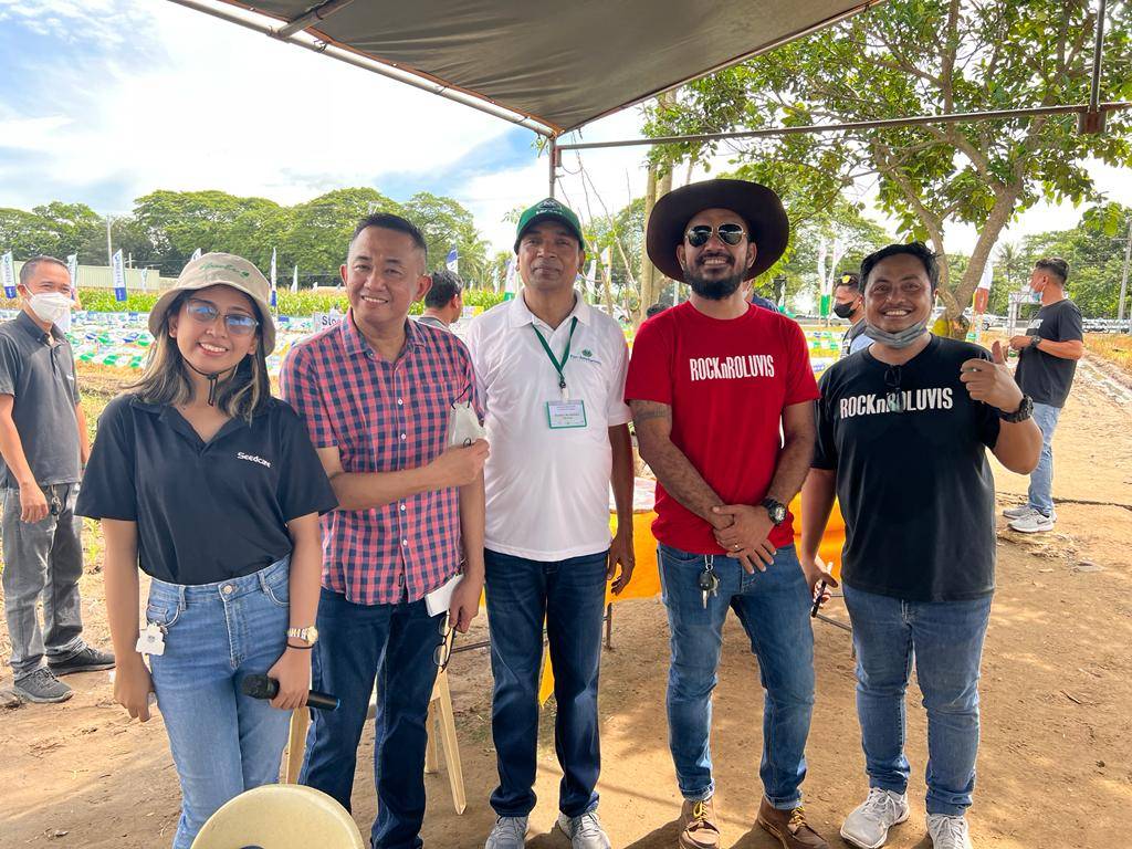 M C Dominic, Editor in Chief of Krishi Jagran and Agriculture World with the Syngenta team at the Pan-Asia Farmers' Exchange Program in the Philippines during a visit to the corn farm where the NK 6414 and NK 6410 corn varieties are developed and grown by Syngenta