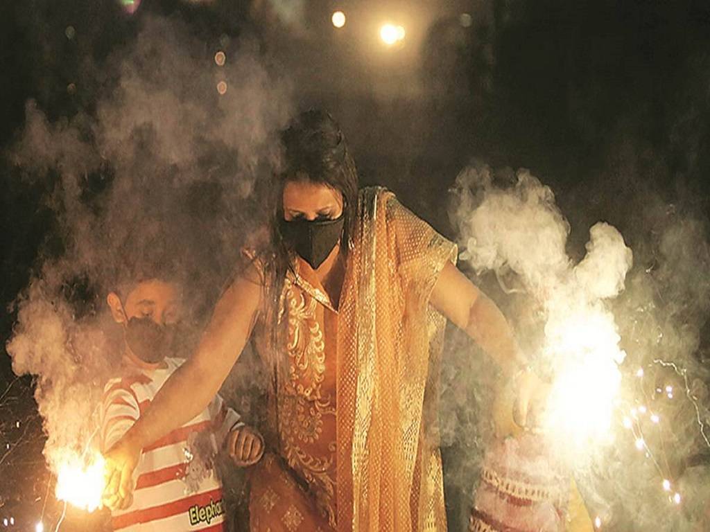 The sale and purchase of firecrackers has been banned in order to combat air pollution this Diwali season.