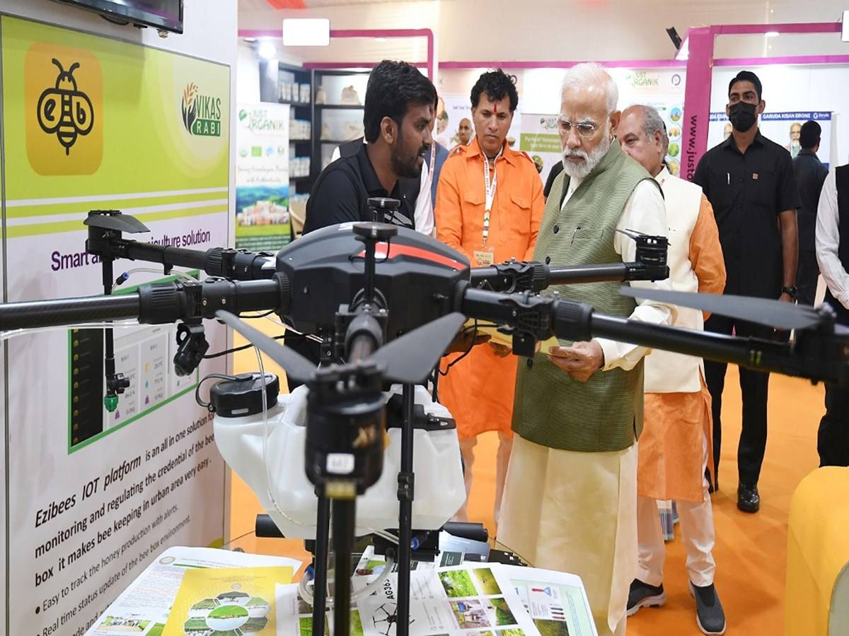PM Modi took a walkthrough of the Marut Drones Exhibition and inspected the AG 365 - Agricopter product