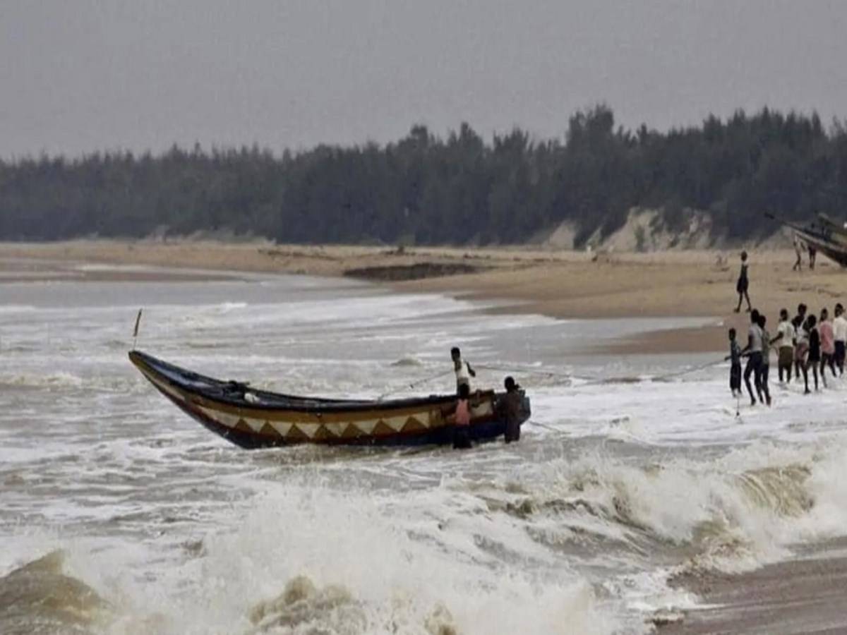 According to a weather forecast released by IMD, moderately widespread rainfall with occasional heavy rains, thunderstorms, and lightning is likely across Odisha from October 23 to 25