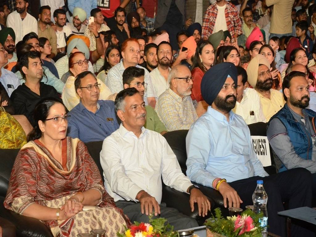 Dr. Inderjeet Singh, VC, GADVASU and S. Laljit Singh Bhullar, Cabinet Minister at the youth festival GADVASU