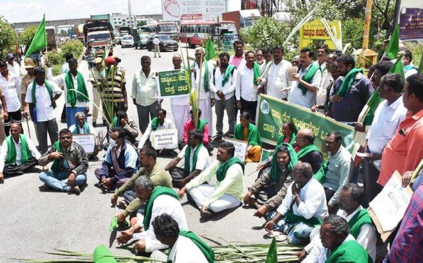 Farmers demonstrated in districts including Mysuru, Belagavi, Davangere, Dharwad, Bellary, Kalaburgi, Bijapur, Bagalkot, Gadag, Chamrajnagar, Hassan, and Bidar.