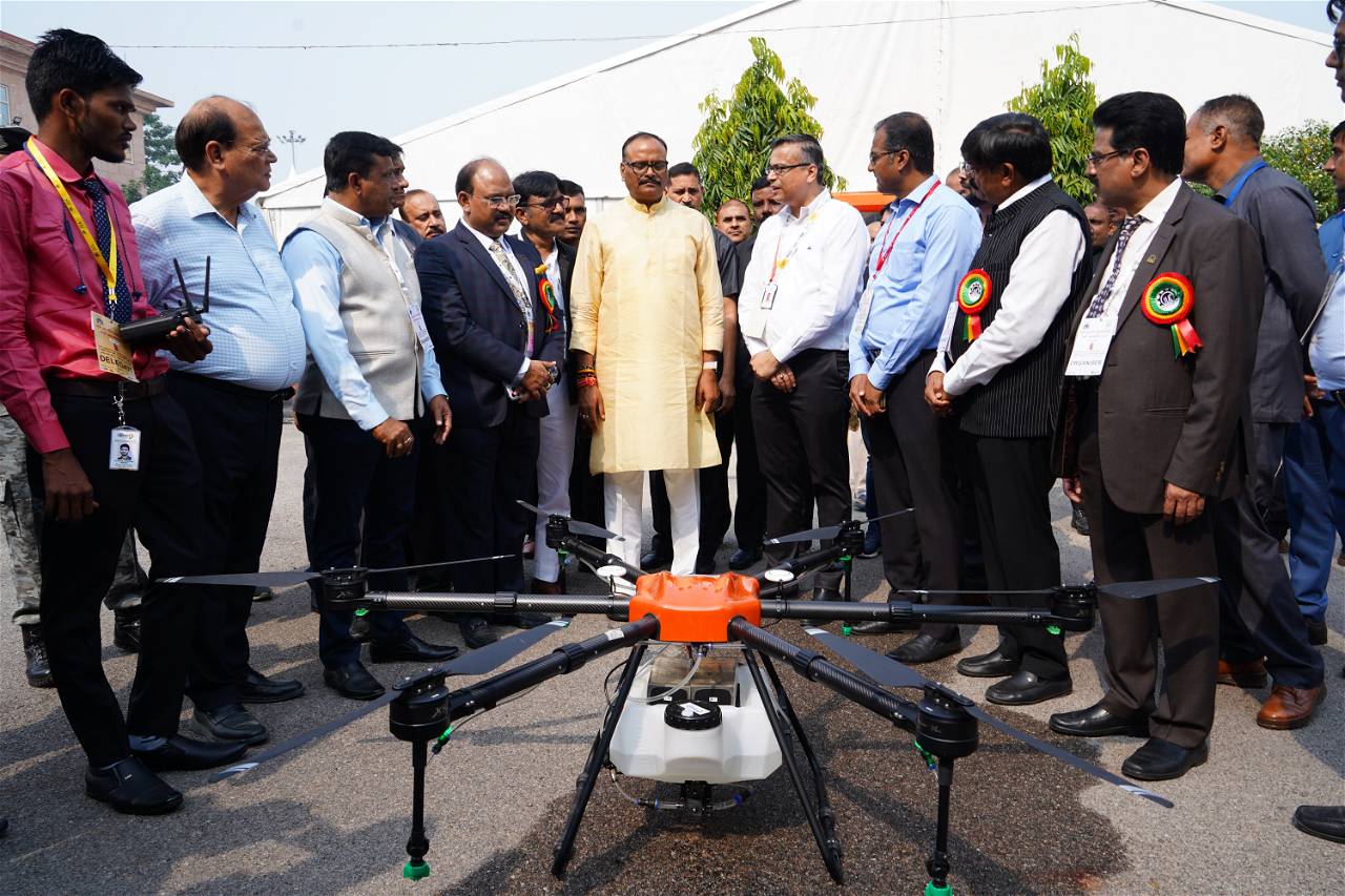 Brajesh Pathak, Deputy CM of UP with Navneet Ravikar, CMD, Leads Connect Services