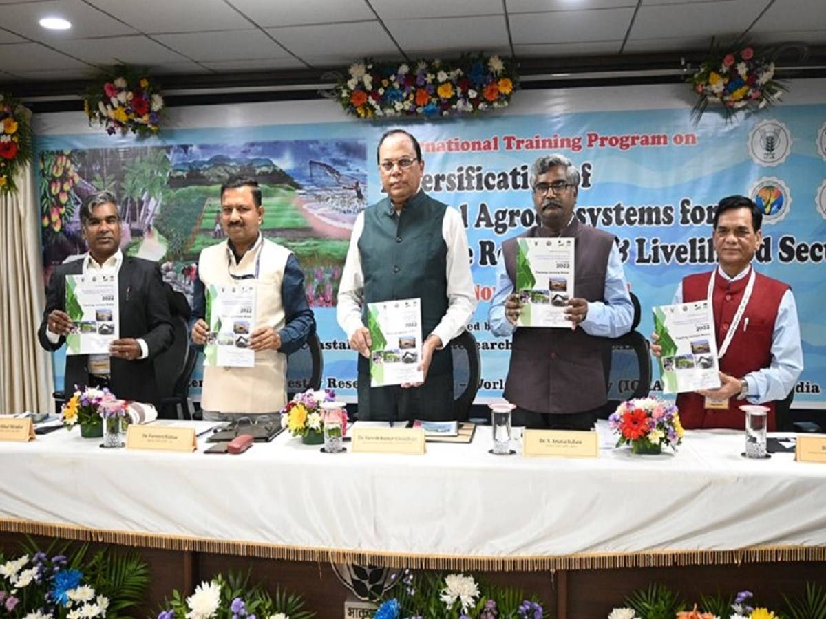 Dr. S K Chaudhari inaugurated International Training Program on “Diversification of Coastal Agroecosystems for Climate Resilience and Livelihood Security”at ICAR-CCARI, Goa.