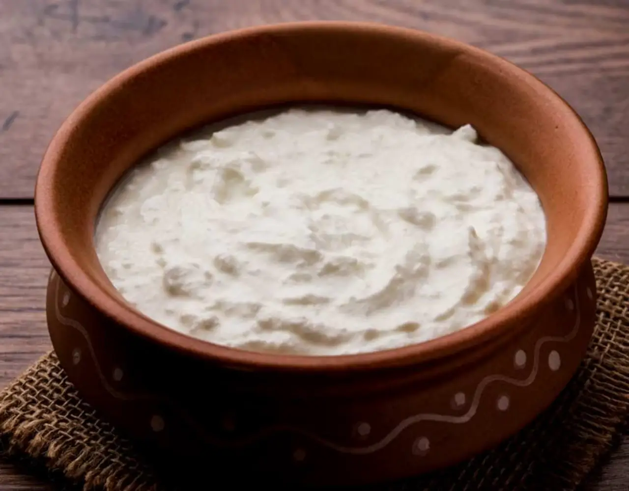 A bowl of curd