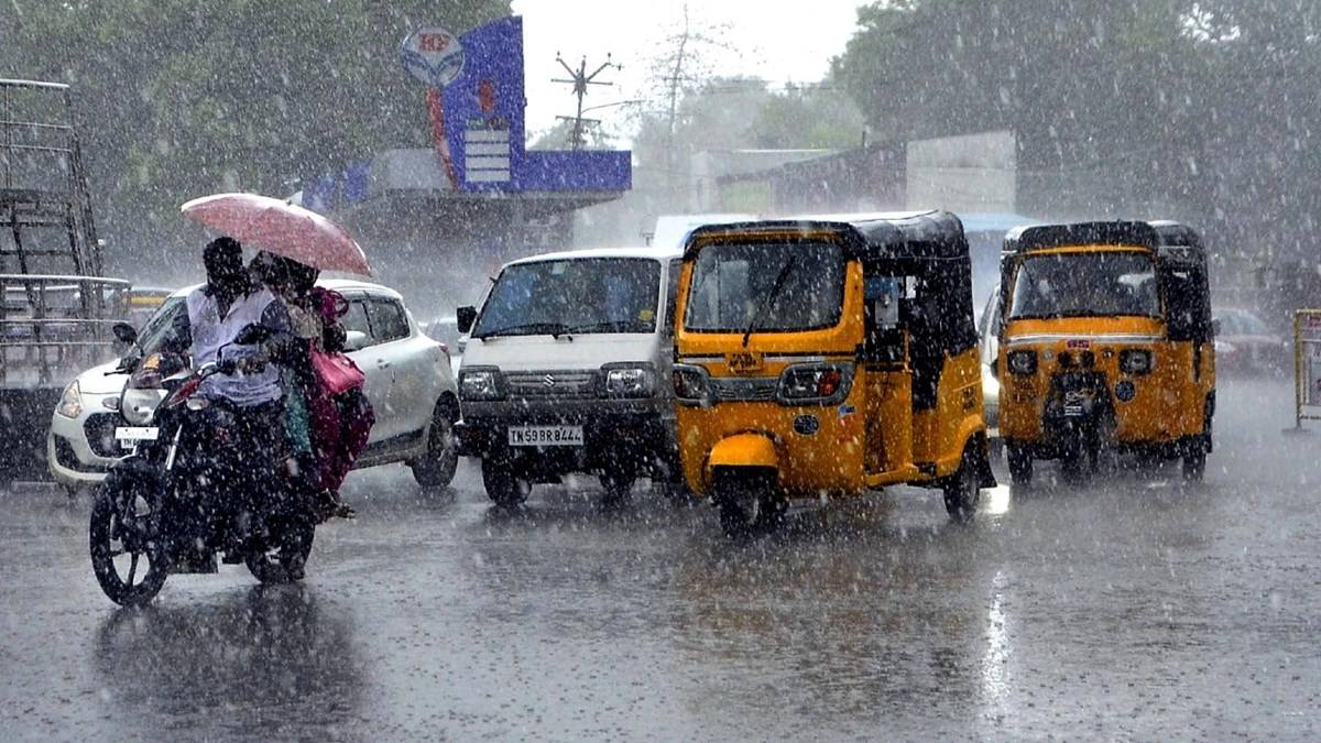 Heavy rainfall over North Tamilnadu-Puducherry and south coastal Andhra Pradesh
