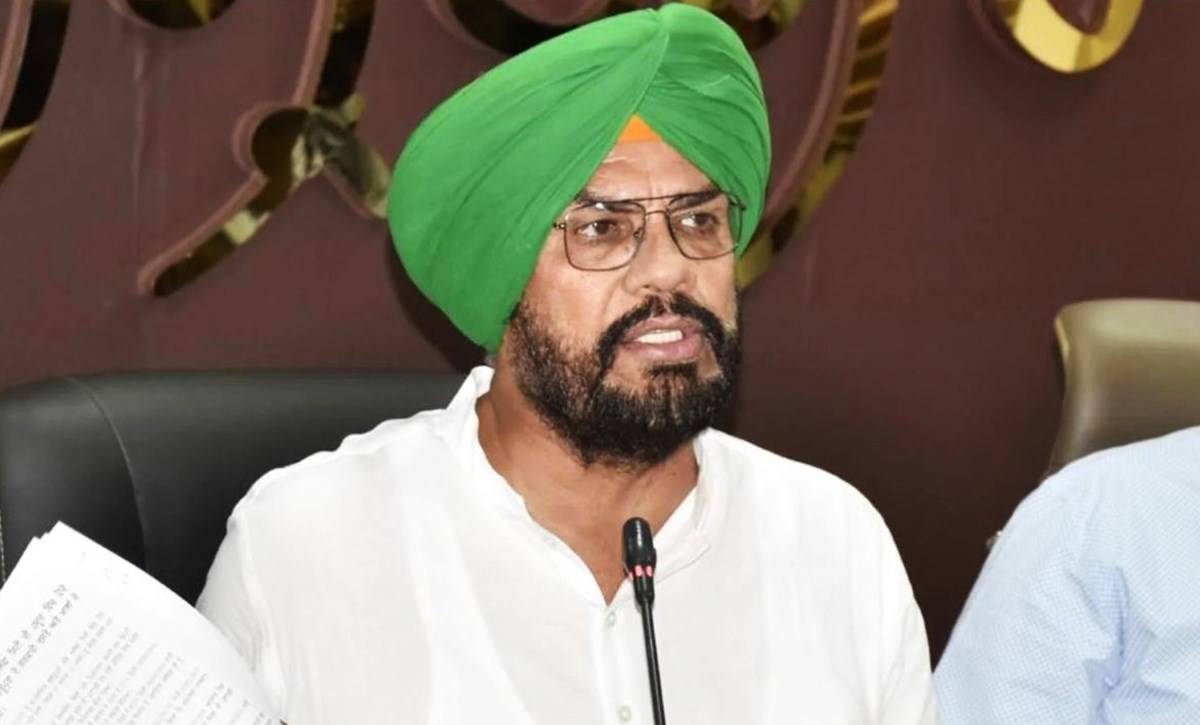 Dhaliwal has issued orders to withdraw the central government's red entries issued to state farmers for stubble burning