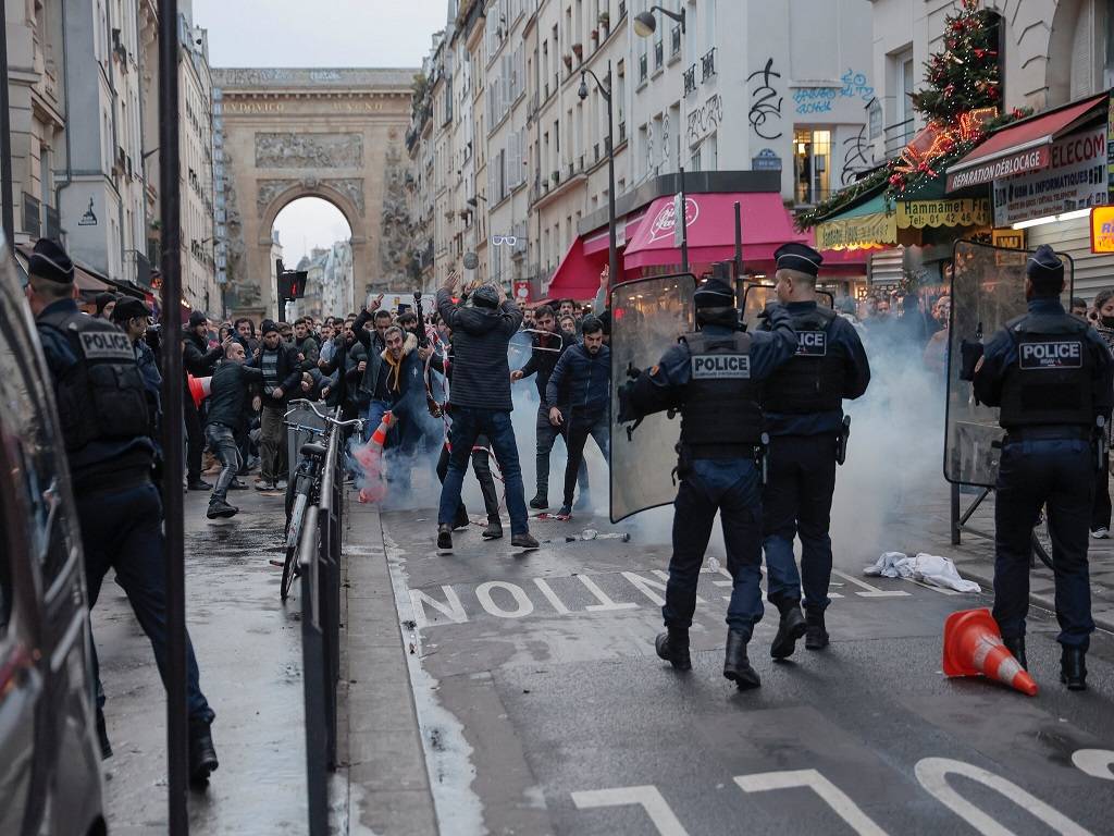 3 Killed and Several Injured After Gunman Opens Fire at Kurdish Cultural Centre in Paris