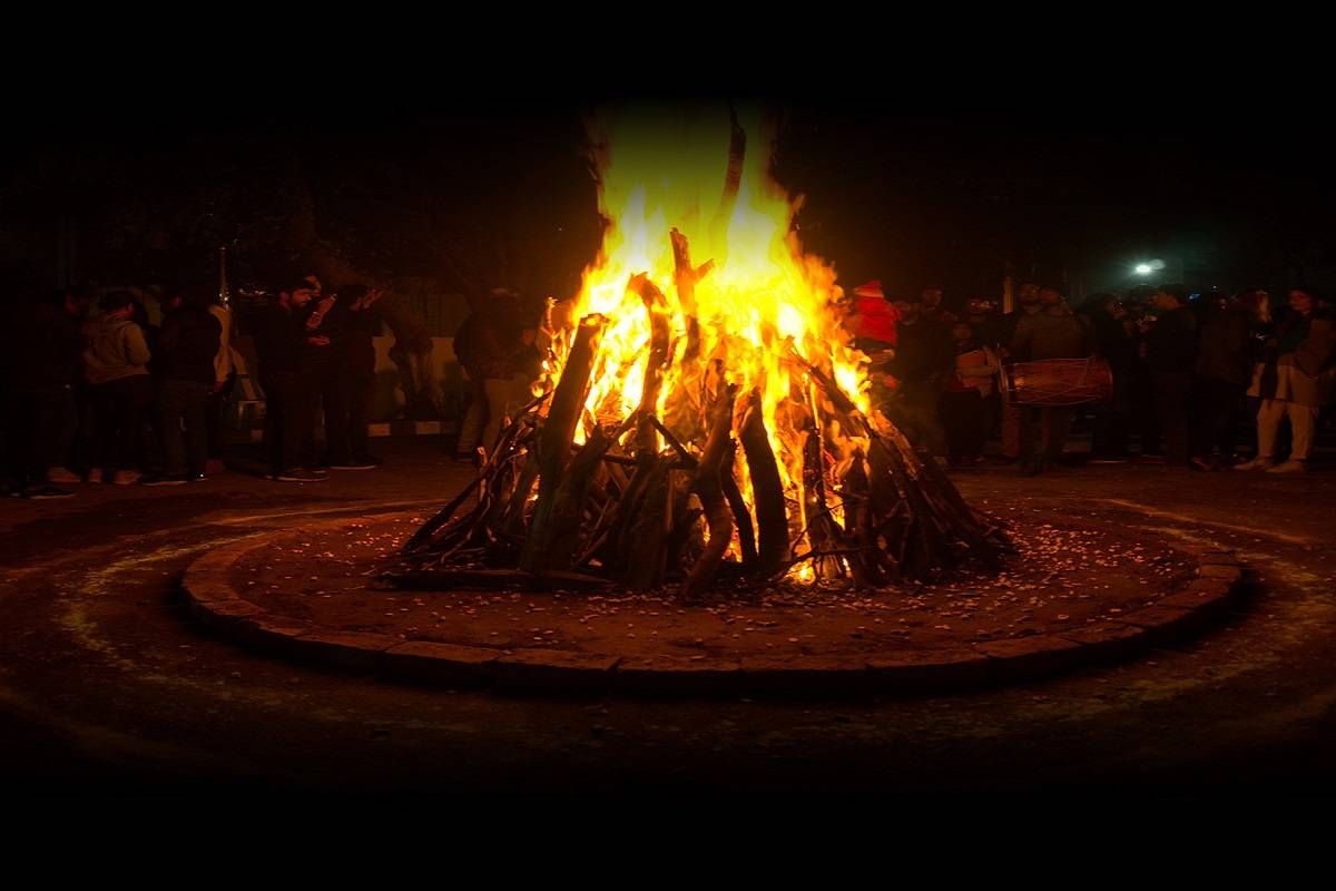 in Lohri people gather the crops and sacrifice the bhog they prepared from them to the fire