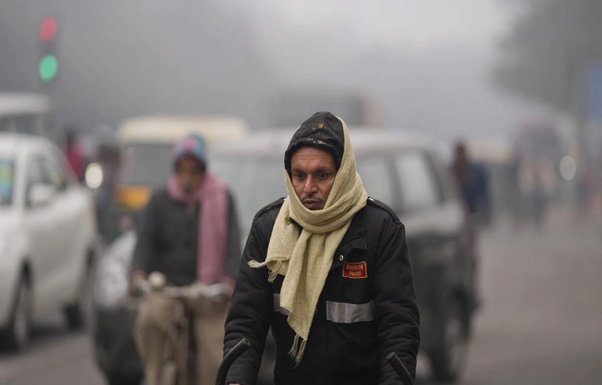 Cold wave, dense fog puts North India on red alert