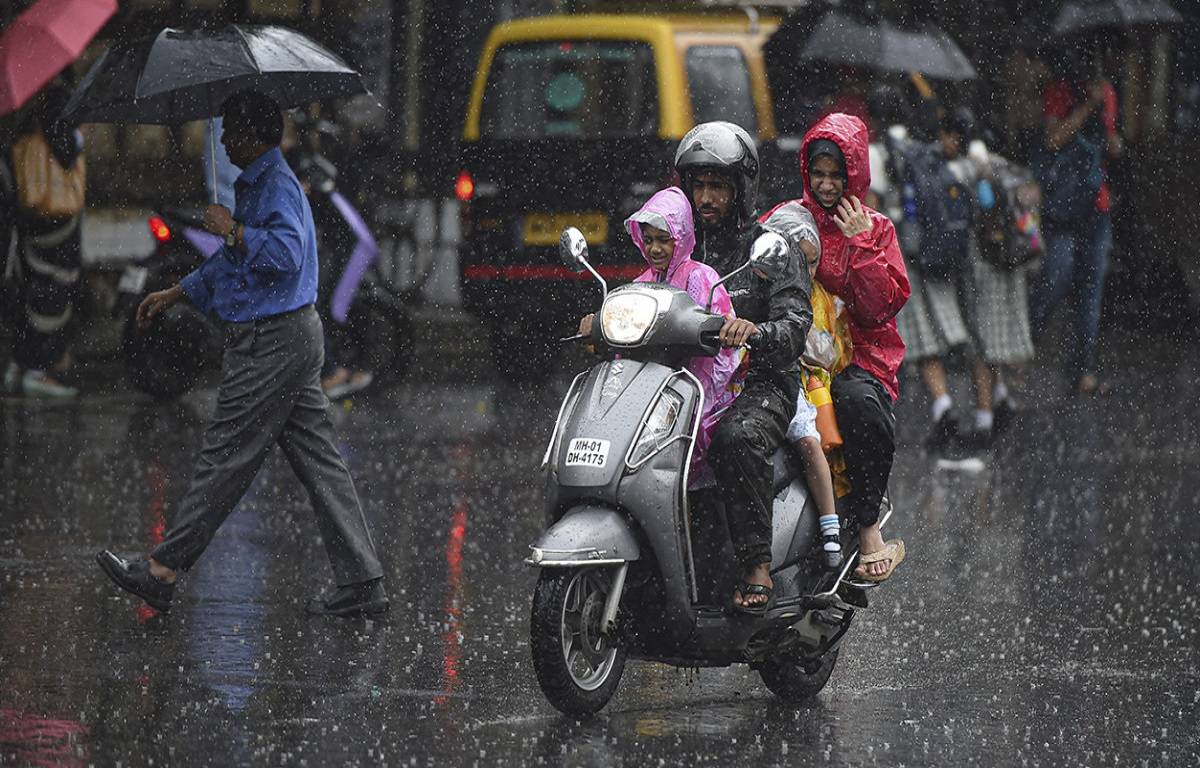 IMD warned that on January 23 and 24, winds occasionally reaching 50 kph are very likely to prevail throughout Punjab, Haryana, Delhi, and west Uttar Pradesh