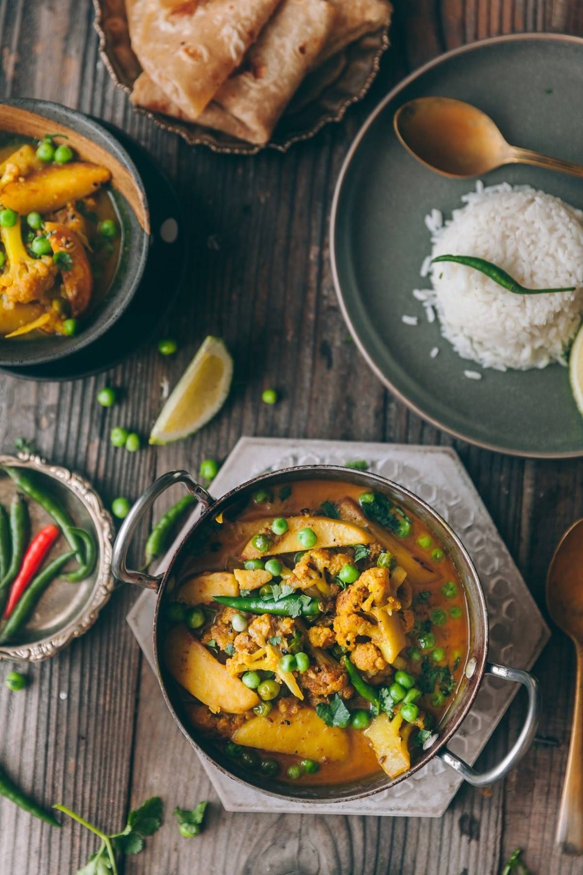 Bengali Cauliflower and Potato Curry