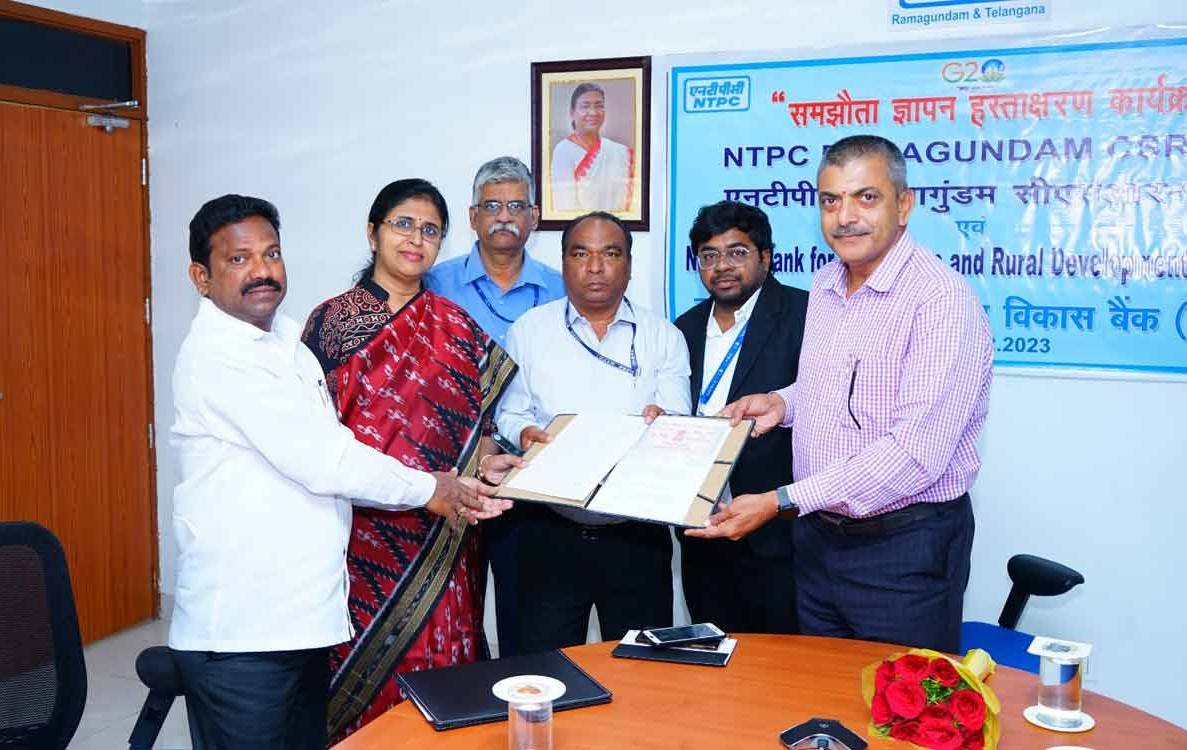 MoU was signed at NTPC-Ramagundam by NTPC Ramagundam head of HR, Bijoy Kumar Sikdar, and Chief General Manager, NABARD, Telangana Regional Office, Suseela Chintala