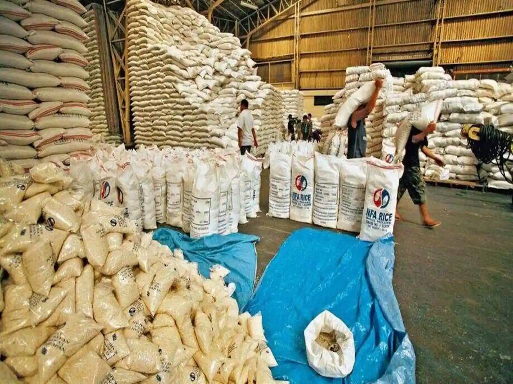 ndian government has decided not to lift the ban on broken rice exports or reduce the 20% tax on white rice exports in order to keep a check on domestic prices.