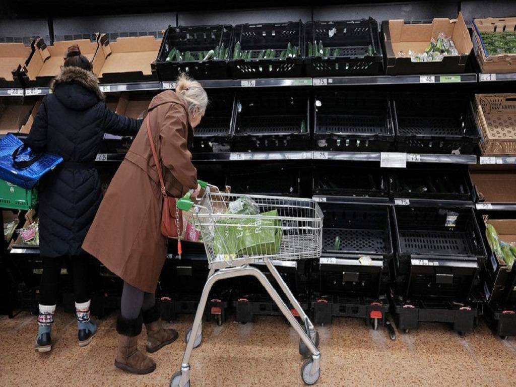 UK Supermarkets Face Shortages of Fresh Produce Due to Climate Crisis & Energy Costs