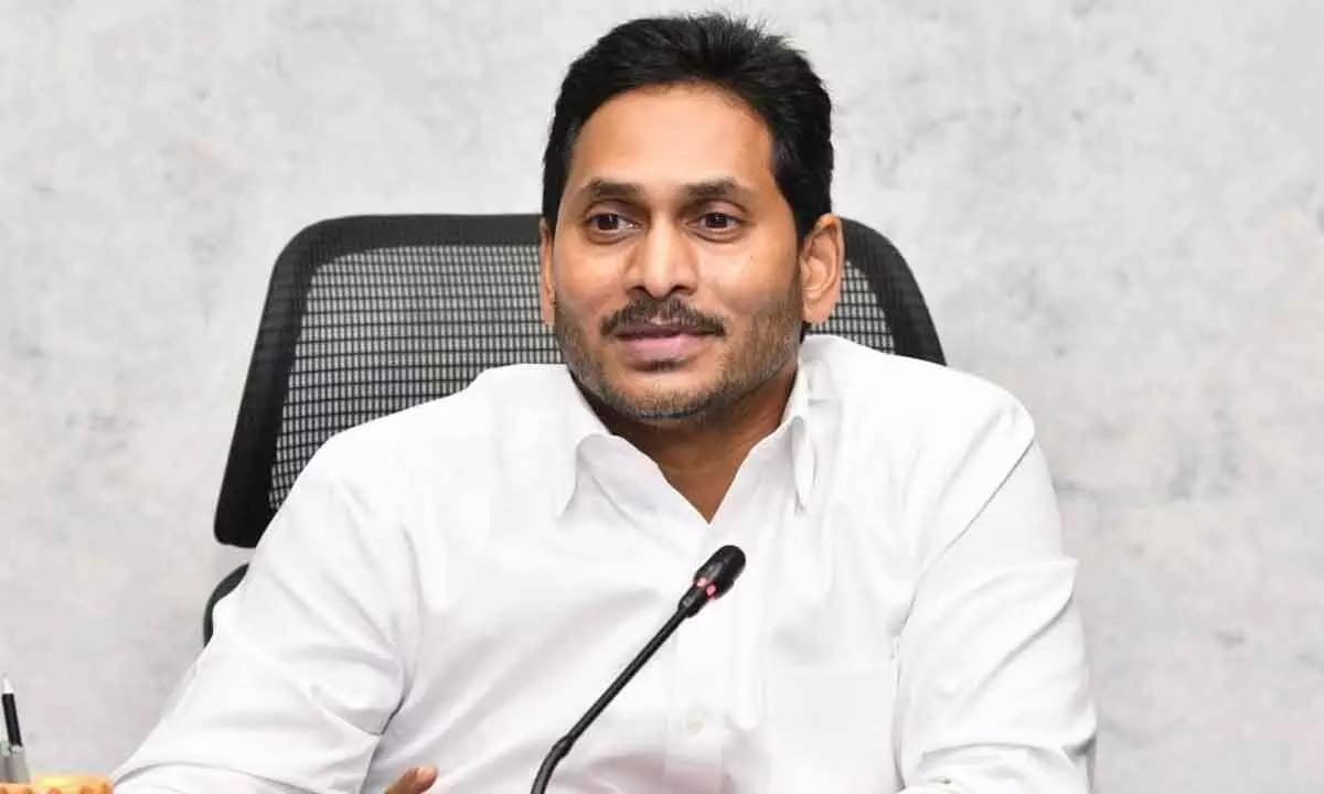 Jagan Mohan Reddy praised the bankers for liberally extending loans to petty traders