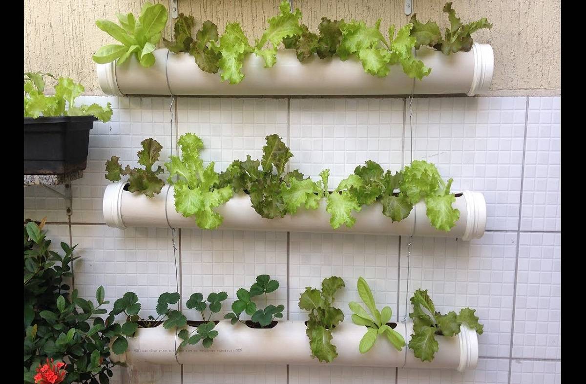 Pipe vertical garden