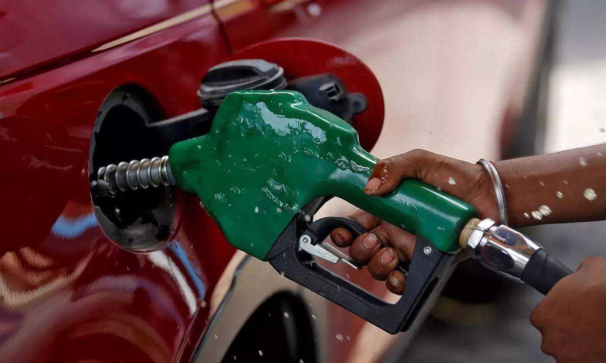 The gross marketing margin for diesel has risen to Rs. 11.1 per liter, while that of petrol has increased to Rs. 8.7 per liter.