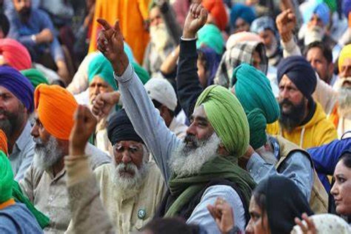 Farmers in large numbers protested over several demands near Punjab Chief Minister Bhagwant Mann’s residence in Sangrur district
