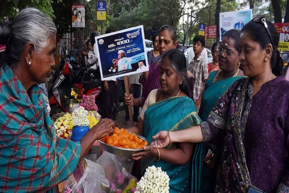 Tamil Nadu Finance Minister declared a monthly honorarium for eligible women family heads in Tamil Nadu