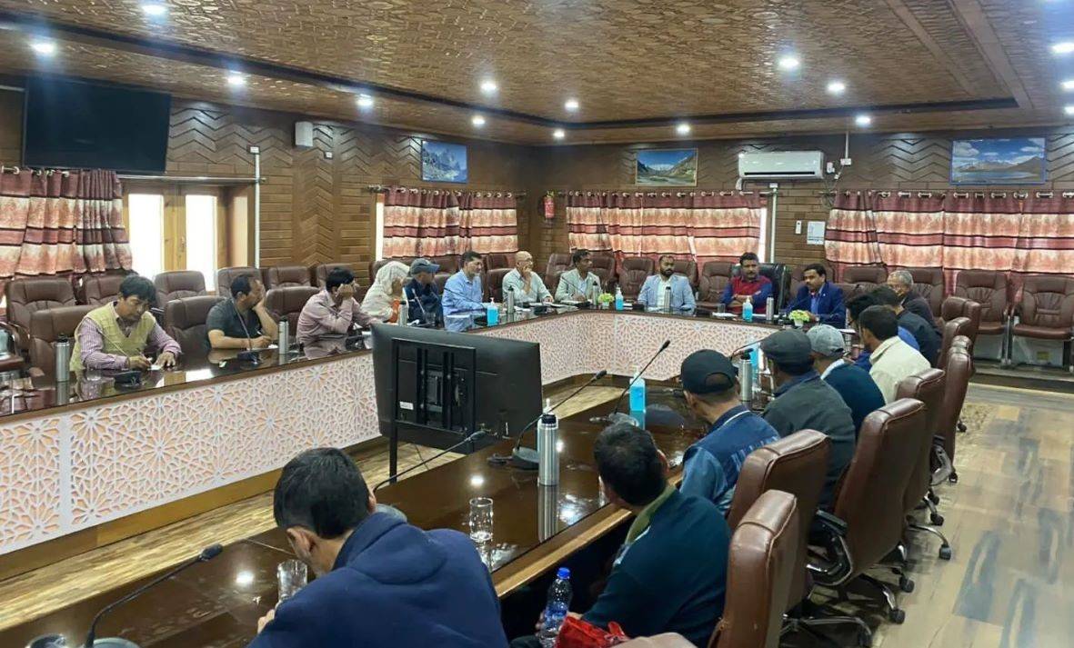 CEC Kargil Holds Meeting with DIHAR to Boost Development of Agriculture Sector